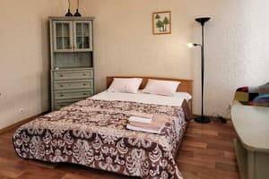 Квартира Home Hotel вул. Братська, 15/9