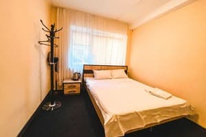 Возле метро Вокзальная на ул. Богдановская 2